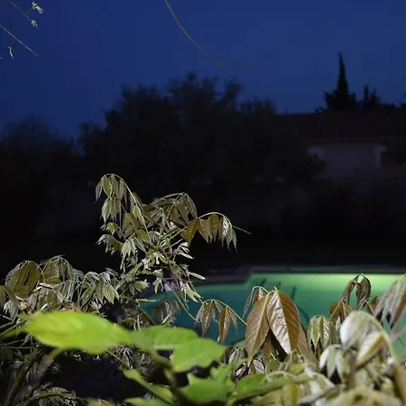 Вилла Pont Du Gard La Grenandise With Pool Кастийон-дю-Гар