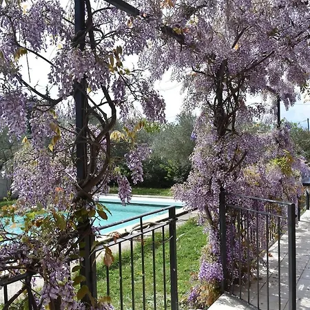 Вилла Pont Du Gard La Grenandise With Pool